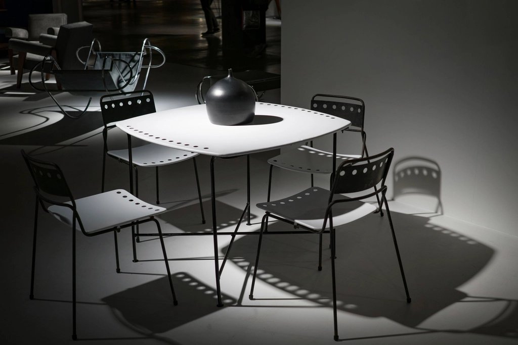 MESA MULTBRAS - Mesa de jantar com tampo laqueado branco